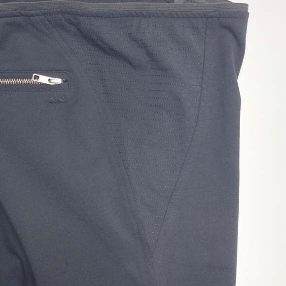 Elizabeth and James Black Stretch Pants - Picture 3 of 8